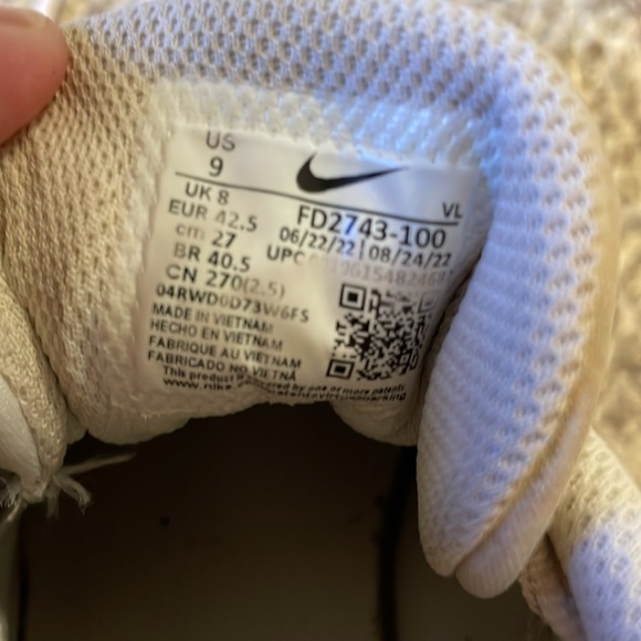 Nike Alpha Huarache Elite Men’s turfs size 9. Great condition used condition. - Picture 6 of 6